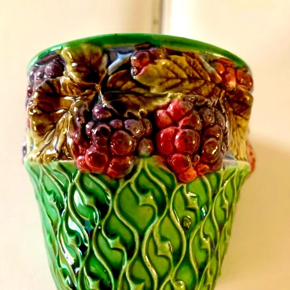 Coronet Czechoslovakia Registered Ceramic Jar
